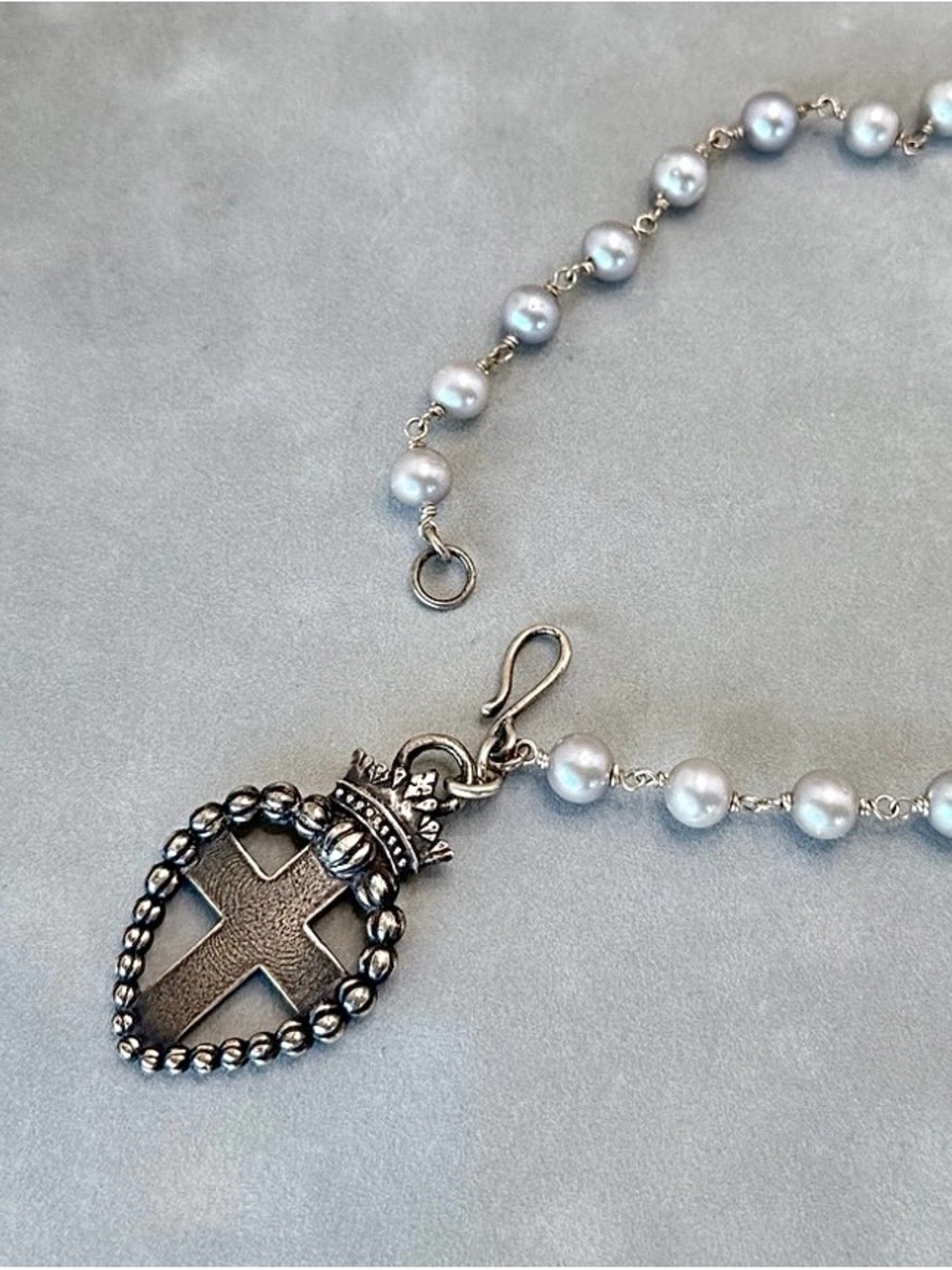 Shannon Koszyk Sacred heart freshwater Pearl Necklace - Picture 9 of 10